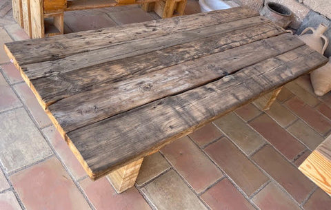 Mesa baja de madera recuperada