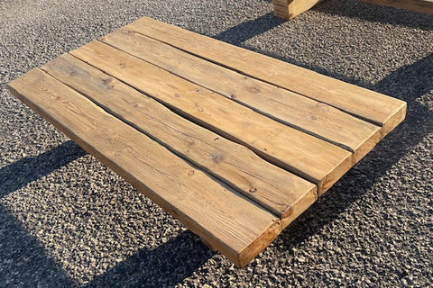 Mesa baja de madera recuperada